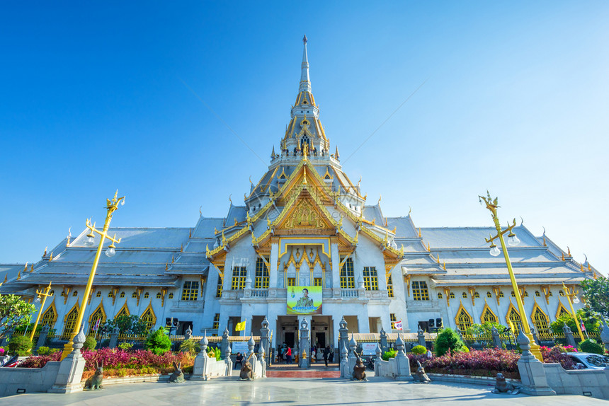 建造旅行WatSothonwarararam是历史中心的一个佛教寺庙是泰国Chachoengsao省的主要旅游景点之一的佛教寺庙图片