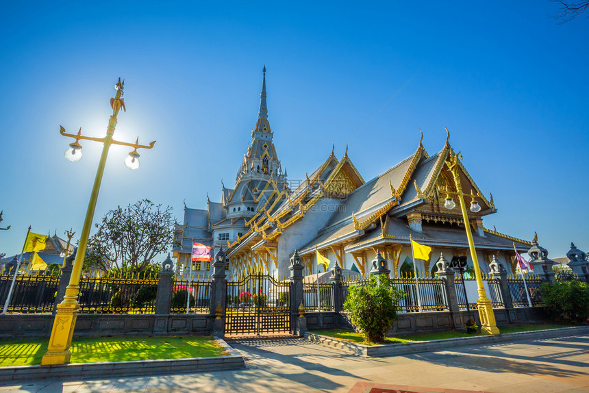 WatSothonwarararam是历史中心的一个佛教寺庙是泰国Chachoengsao省的主要旅游景点之一的佛教寺庙河历史地图片