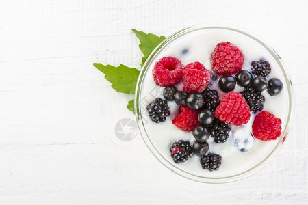 黑莓覆盆子酸奶营养餐图片