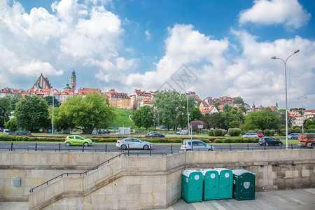 墙商场波兰华沙皇家城堡旧华沙的皇家堡和Kubicki街机库老的图片