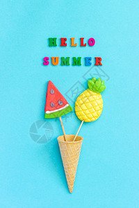 冰淇淋和夏日菠萝西瓜棒棒糖图片