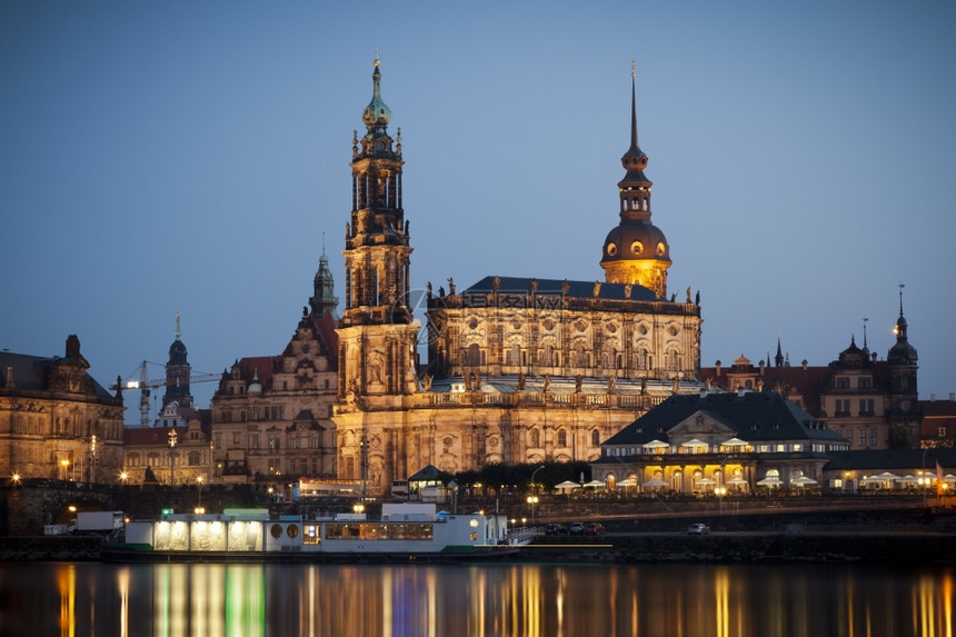 德国累斯顿著名的Hofkirche照片风景优美地标高贵图片