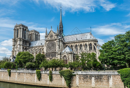 巴黎圣母教堂和塞纳河岸的圣母大教堂夏日愉快罾建造美丽的图片