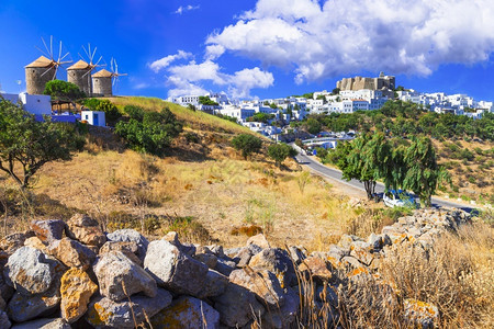希腊语Patmos岛传统风车使徒海景高清图片