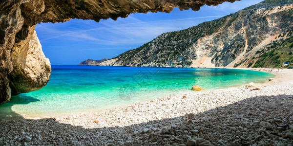 凯法利尼亚岛爱奥希腊米尔托斯海滩的壮丽旅游全景吸引力图片