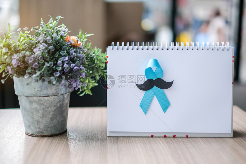 蓝色的帮助1月前列腺癌症意识月支持人们生活和患病的白皮书上浅蓝丝带男子保健和世界癌症日概念附上文本的复制空间医疗图片