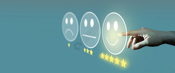 满意度评价在虚拟触摸屏幕客户满意度调查以及客户服务评价概念方面以笑脸表情示名声的实业家评分者给予平坦的优秀设计图片