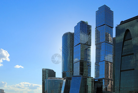 正面市中心团体莫斯科市区当代办公大楼群集千人图片