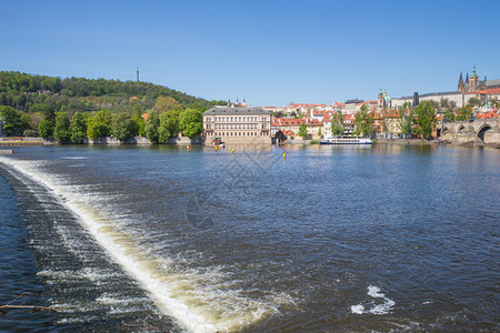 天空屋塔捷克布拉格市捷克旧建筑Vltava河锁2019年4月6日图片