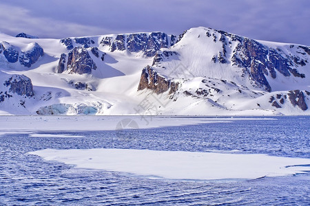 巴王海荒野一世海冰和雪地山脉阿尔伯特一号陆地北极斯匹茨贝根瓦尔巴德挪威欧洲冷冻背景