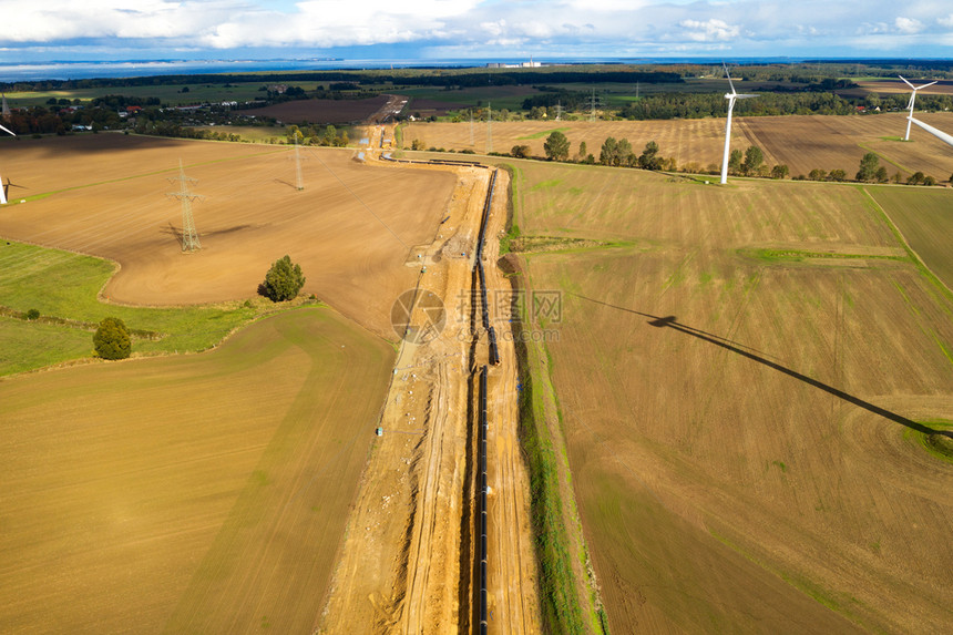 工业的气体能源公司16029年在德国沃兰格斯堡附近的欧洲天然气管道EUGAL建造工地该管道从卢布明开始位于北溪1和2皮线的着陆场图片