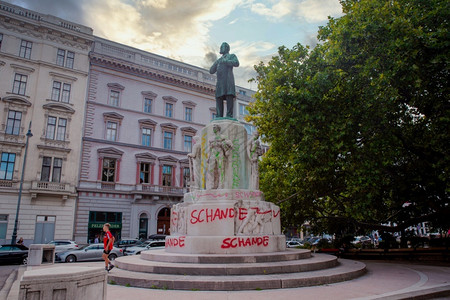 反法斯西奥地维也纳20年9月8日20年9月8日黑色生命的涂鸦雕像退还魔法师背景