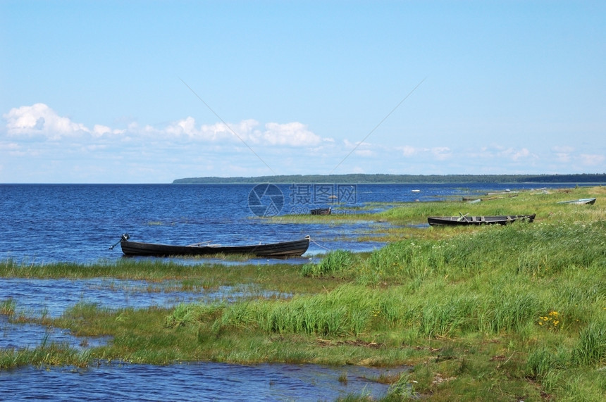 娱乐北俄罗斯湖岸的老木船阳光明媚的日子划艇优质图片