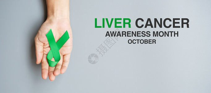 认识肝炎男子持有绿色丝带以支持生活和患病者ListerGallbladdersbile管道肾癌和淋巴瘤认识月概念胆囊癌症十月背景