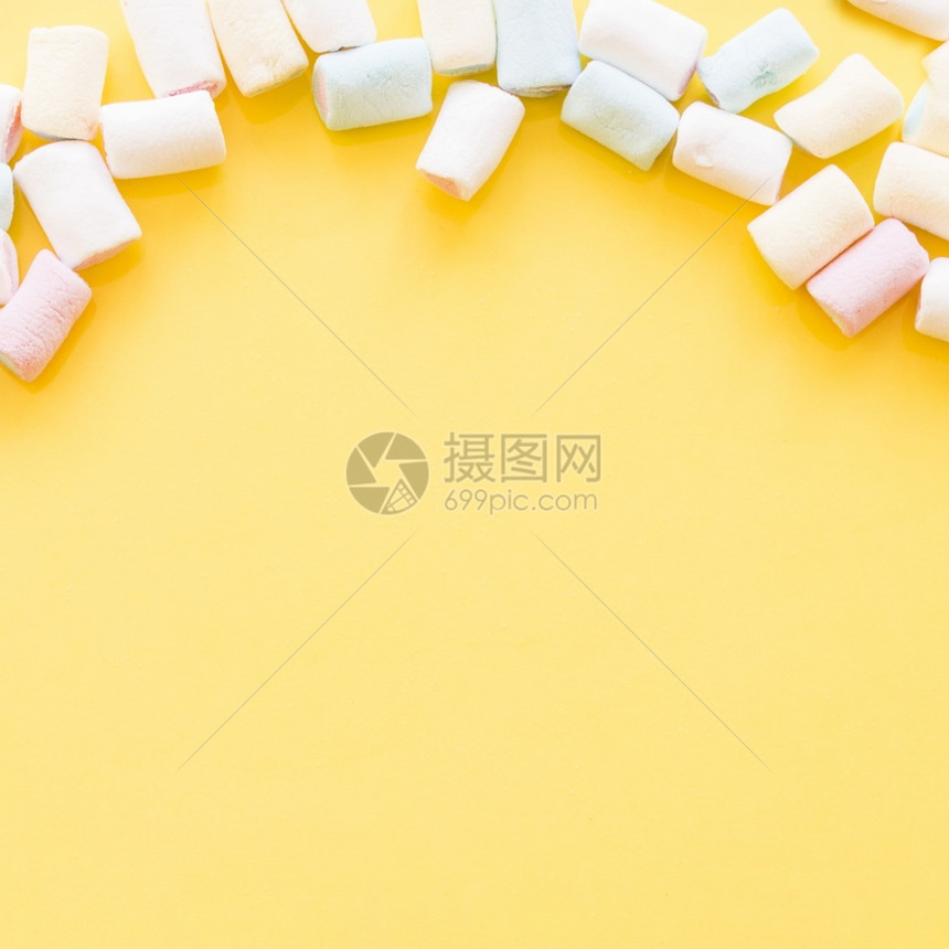 高分辨率光柔软棉花糖边缘黄色背景优质照片雅的图和彩色相柠檬对待粉色的图片