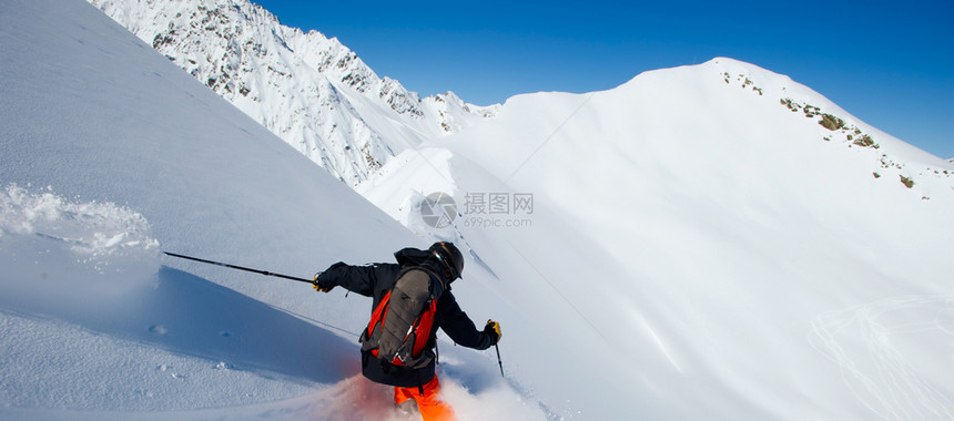 冬季滑雪者图片