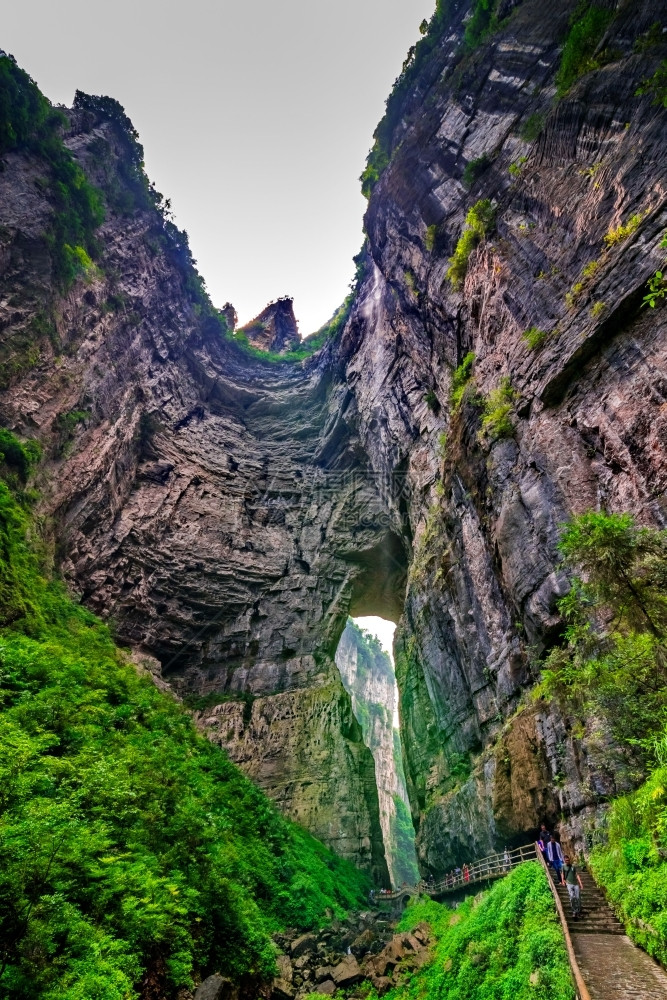 桥梁陡地丰长水峡谷Difeng的WulongKarst石灰岩层这是武龙家世界自然遗产的重要组成部分图片