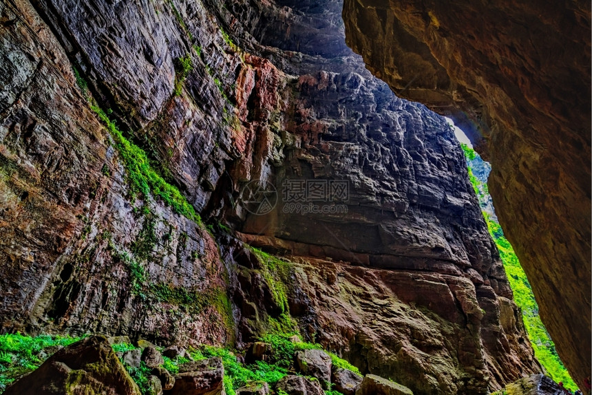 走景观石灰长水峡谷Difeng的WulongKarst石灰岩层这是武龙家世界自然遗产的重要组成部分图片
