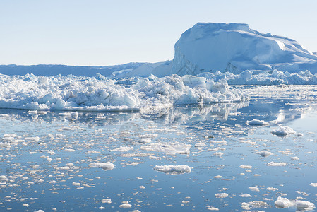 阿尔滕堡风景优美迪斯科格陵兰岛美丽的冰山格陵兰岛美丽的冰山与蓝天图片