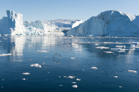 全球的格陵兰岛美丽冰山格陵兰岛美丽的冰山与蓝天阿尔滕堡变暖图片