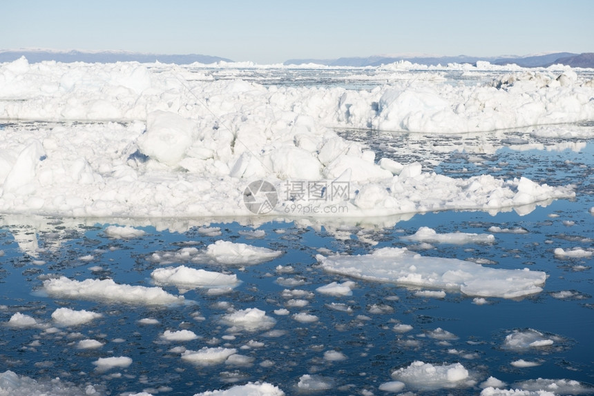 岛冰峡湾迪斯科格陵兰美丽的景观有冰山蓝天和图片
