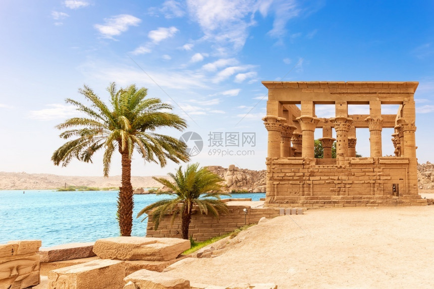 埃及阿斯旺尼罗河边Philae寺的TrajanrsqoposKiosk教科文组织遗产明图片