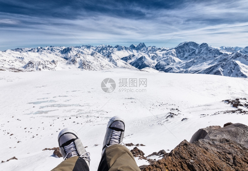 俄罗斯北高加索山脉Elbrus山风景中休养和享受着俄罗斯北高加索山脉的景象最佳厄尔布鲁士白色的图片