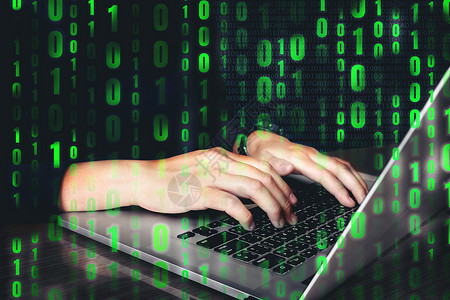 入室抢劫个人的保护使用键盘将坏数据打入计算机在线系统并传播全球被盗个人信息黑客网络安全概念将坏数据输入计算机在线系统保密设计图片