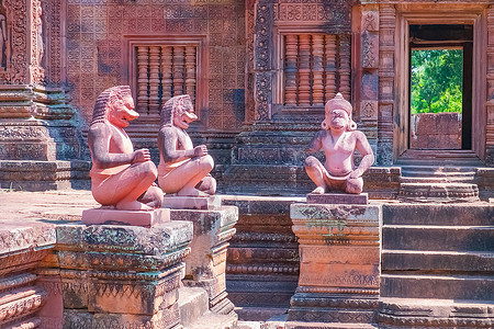 收割柬埔寨的暹粒吴哥Wat综合建筑群中的古老石雕像高棉旅行图片