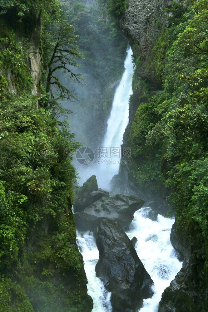 谷PailondelDiablo瀑布RioVerde瀑布Tungurahua省厄瓜多尔安第斯山脉厄瓜多尔美国丽的通古拉瓦图片