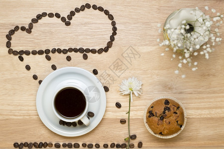 最顶端咖啡软糖和豆应用松弛酵母咖啡因图片