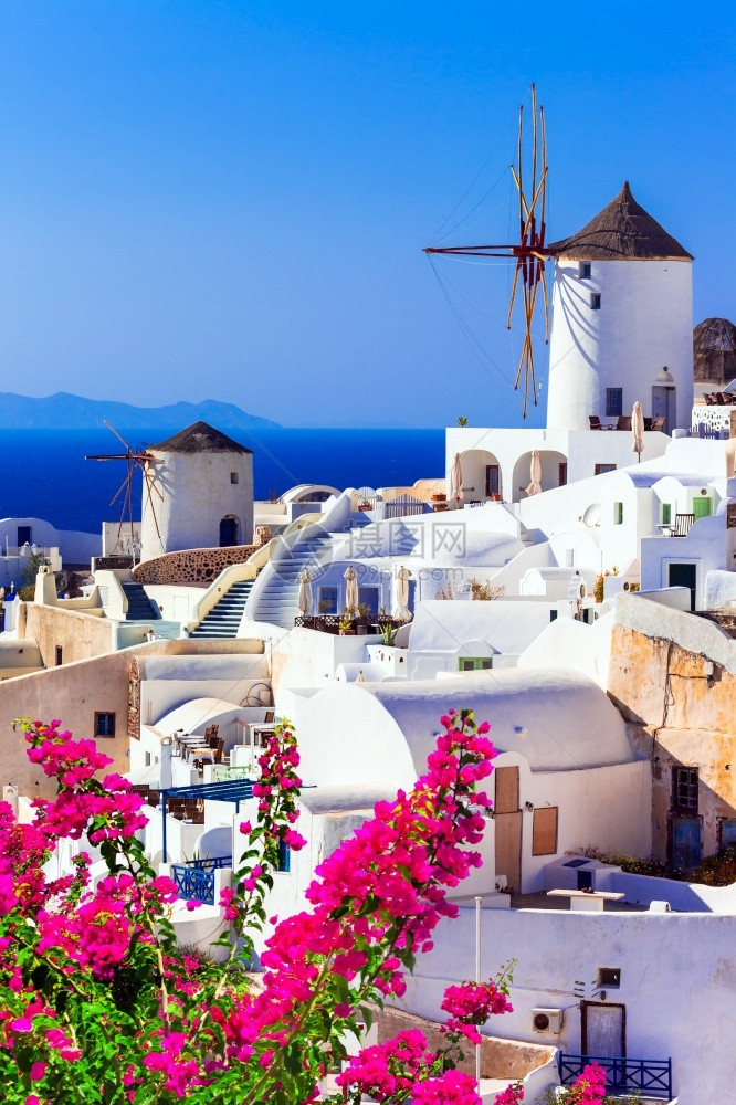 希腊语夏天Oia村传统希腊风力磨机Sontorini希腊蜜月图片