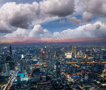 泰国曼谷现代天线的空中日落观景住宅云发光的图片