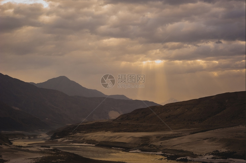 村庄范围易德利山谷天气图片