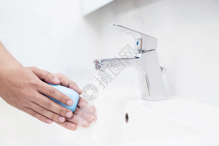 使用肥皂洗手消毒杀菌图片