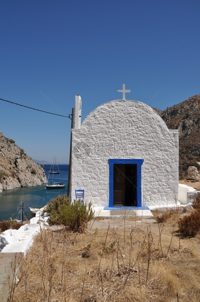 信仰植被叉希腊卡林诺斯岛典型希腊教堂图片