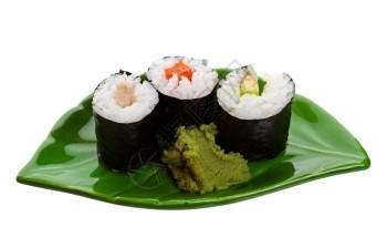 三种寿司在叶状板上白底照着好的零食一顿饭图片
