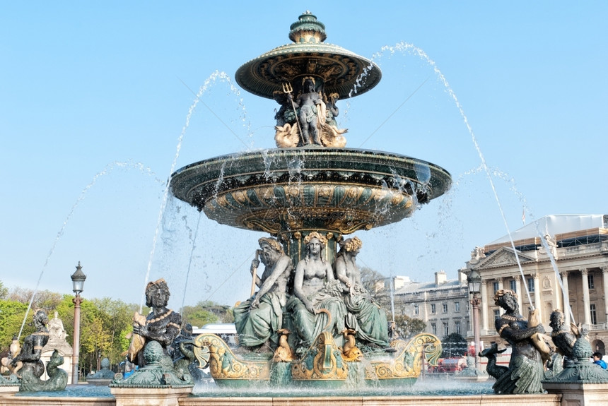 拉175年AngeJacquesGabriel设计了和谐广场现在是巴黎最大的广场旅行经过图片