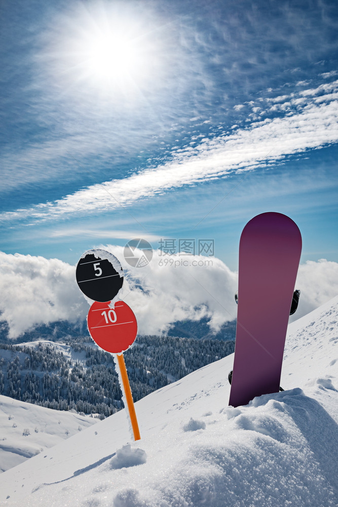 冬季滑雪板图片