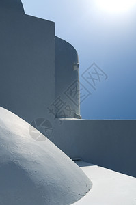 传统的希腊圣托里尼岛奥亚一座教堂的多米文化建筑师图片