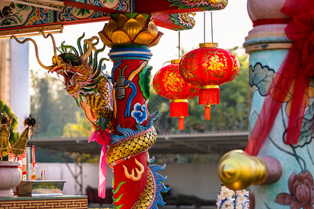 中华圣迹国新年节红灯的装饰古艺术上面写着中文字母上帝保佑是财富祝福的赞美是泰国一个公共场所文化天空节日背景图片