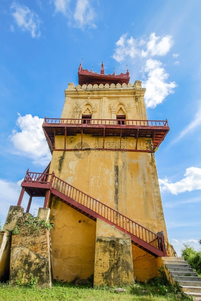 缅甸Nanmyin或缅甸AvaInwa望塔缅甸的AvaInwa缅甸陆地标志和游客喜爱的东南亚旅游观光景点因瓦修道院学习图片