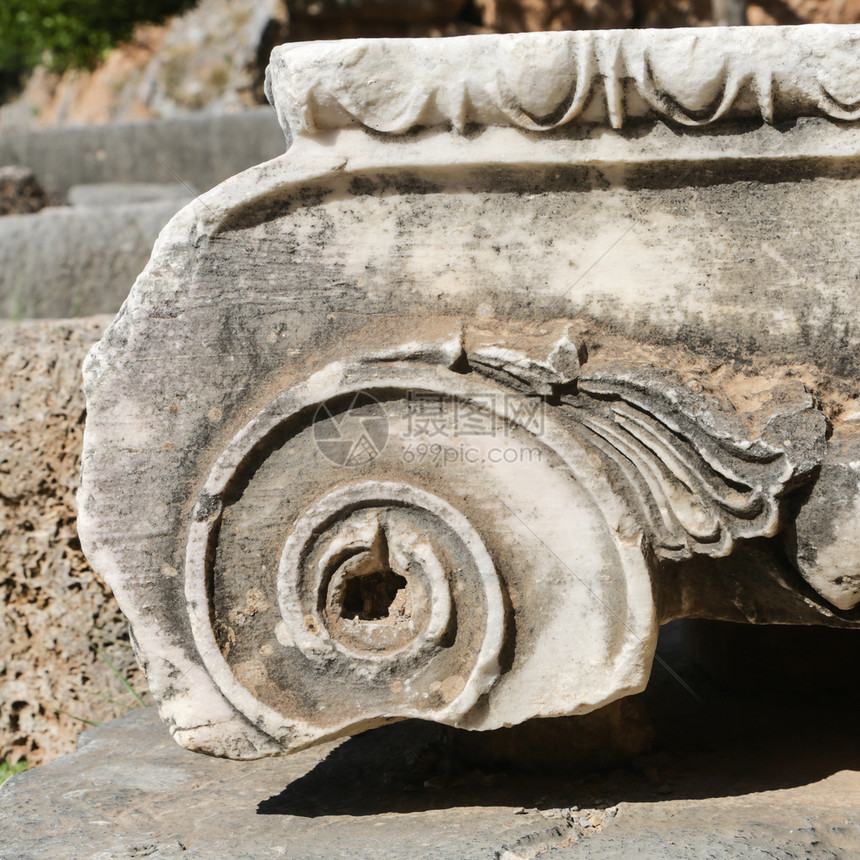 爬坡道战斗预测Delphi的废墟是希腊ParnassusDelphi山的一个考古遗址在阿波罗教科文组织世界遗产圣堂由神谕出名图片