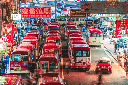 圣达菲汽车上市旺角人行横道MongKOKHongKongJULY2019年7月2019年关闭最佳景点公共小型用巴士站在2019年7月6日背景