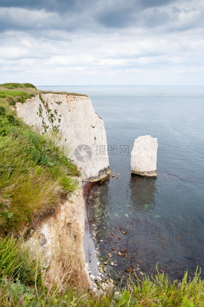 自然老哈里岩是三个粉笔结构包括堆叠和树桩位于Dorset的Purbeck岛白色的怀旧图片