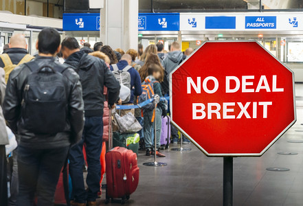 2019年月3日英国通用欧盟洲人排队的列员Brexit数字复合体将违约离开欧盟从而可能扰乱行动自由欧盟通用机场内与在护照管制排队图片