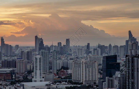 201年7月4日201年的空中景色观摩天窗之夜的美景象太阳落幕为今天余下时间带来舒缓的感觉日落城市场景背景图片