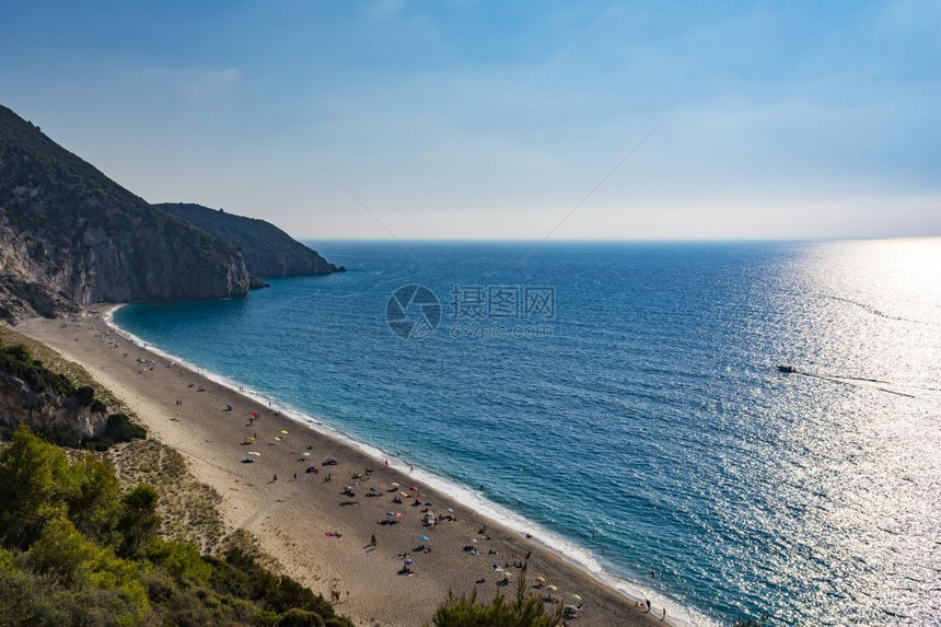 港口Mylos海滩在lefkada希腊Lefkada岛Mylos海滩希腊2016年8月30日沙子是纯白色的水域是绿松石海滩从Ag图片
