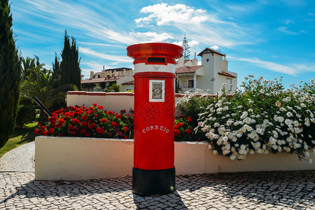 外籍人士交货维哈优质的位于老村英国红色信箱旧村是Algarve的一个宁静环境周围绕着Pinhal高尔夫球道靠近葡萄牙古村2018年6月3背景