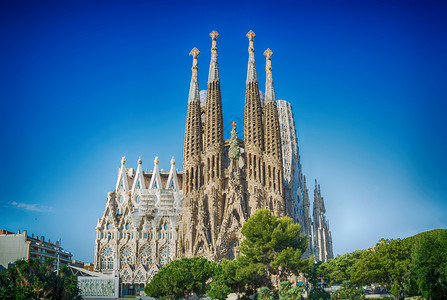 赎罪哥特18年5月日208年5月日西班牙巴塞罗那勒洛纳的萨格拉达家庭SagradaFamilicia建筑师Gaudi设计的令人印象深背景